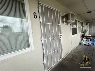 Main picture of 2319 Empress St