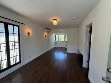 Main picture of 413 Wheeling Way