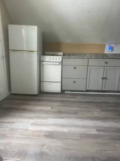 Main picture of 3450 E 119th St
