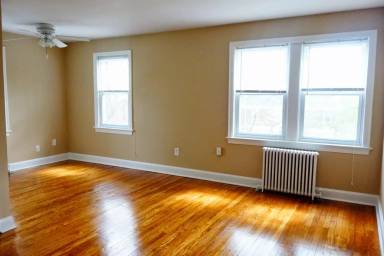 Main picture of 907 Wabash Ave