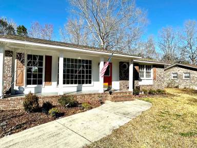 Main picture of 6 Duck Pond Ct