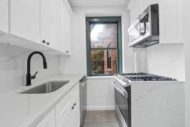 Main picture of 3421 78th St