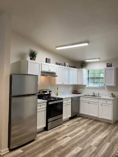 Main picture of Villas At Ashton Square