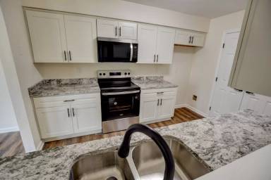 Main picture of 3900 Raintree Ct