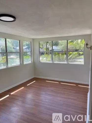 Main picture of 1927 Lakewood Cir N