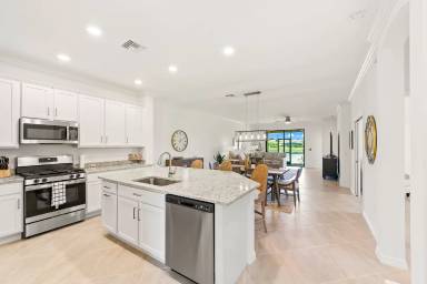 Main picture of 8130 Venetian Pointe Dr