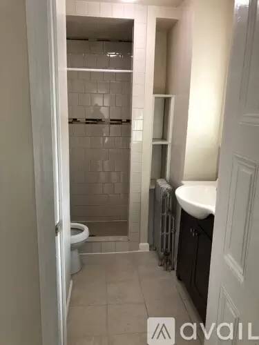 Main picture of 233 W Queen Ln