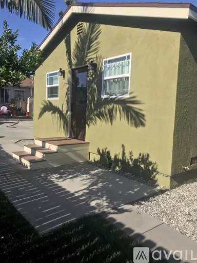 Main picture of 1540 W 126th St