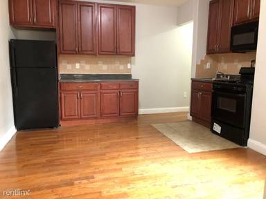 Main picture of 169 Manhattan Ave