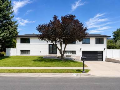 Main picture of 4860 W Country Club Dr