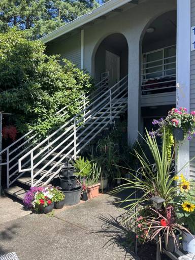 Main picture of 17106 NE 45th St