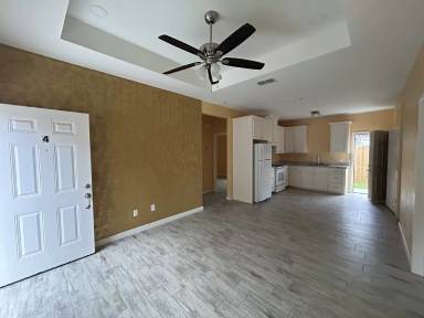 Main picture of 1101 W Kohala Ave