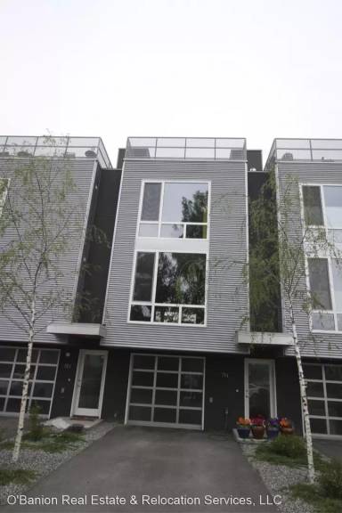 Main picture of 5201 E Northern Lights Blvd