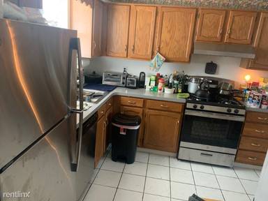 Main picture of Village Square Condo