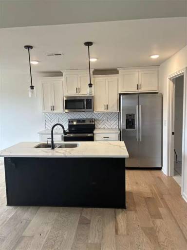 Main picture of 606 Crowder Ct