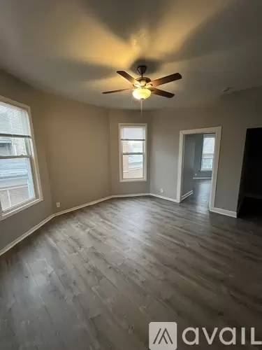 Main picture of 7247 S Ridgeland Ave