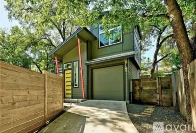 Main picture of 3312 Robinson Ave