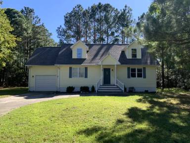 Main picture of 921 Hurricane Ct