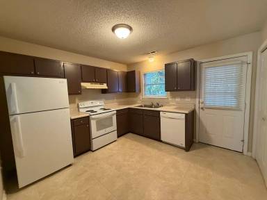 Main picture of 133 Brenda Dr