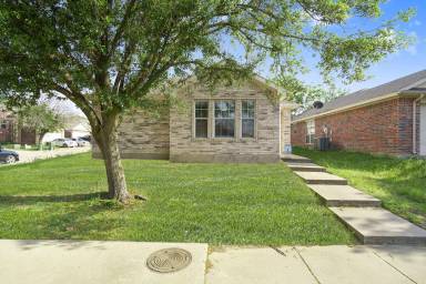 Main picture of 3038 Casa Bella Dr