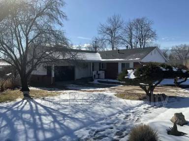 Main picture of 1810 Yuma St