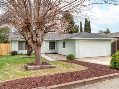 Main picture of 8145 Lin Oak Way