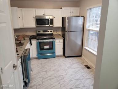 Main picture of 6922 Diamond Ct