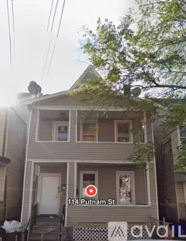 Main picture of 114 Putnam St