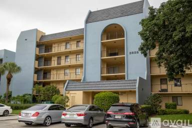 Main picture of 2828 Tennis Club Dr