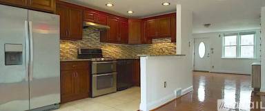Main picture of 7309 Woodbine Ave