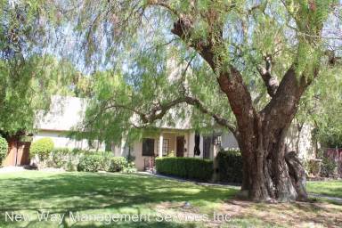 Main picture of 2 Sycamore Ct