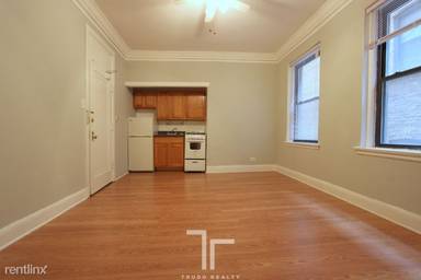 Main picture of 3831 N Fremont St