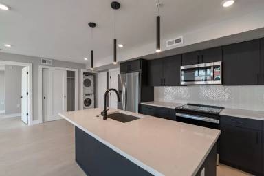 Main picture of 6604 Ridge Ave