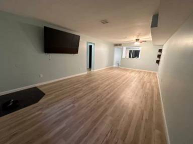 Main picture of 10 Manorwood Dr