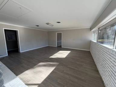 Main picture of 4504 Hunter Ave