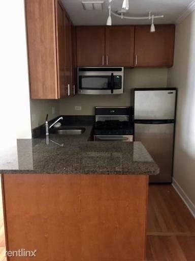 Main picture of 625 W Wrightwood Ave Apartments