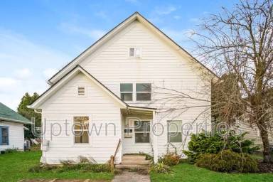 Main picture of 135 NE Jackson St