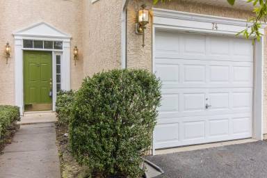 Main picture of 74 Springfield Cir