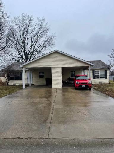 Main picture of 129 N 9th St