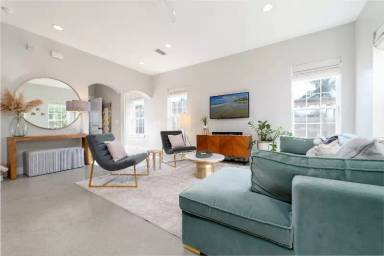 Main picture of 616 7th Ave S