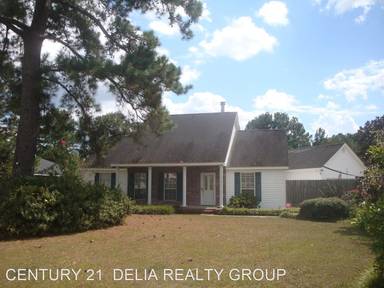 Main picture of 115 Willow Lake Ln