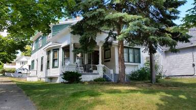 Main picture of 901 Baraga St NE