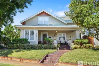 Main picture of 1234 Beach Dr NE