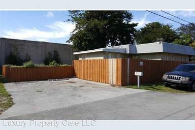Main picture of 901 SW 13th St