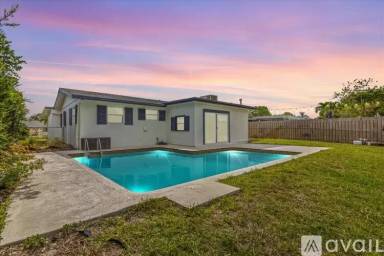 Main picture of 533 Riverside Dr