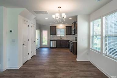 Main picture of 1220 Haybrook Ln