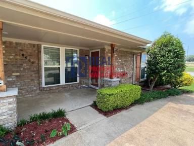 Main picture of 6400 Espana Dr