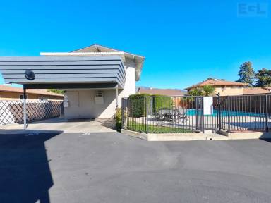 Main picture of 5626-5630 Sultana Ave