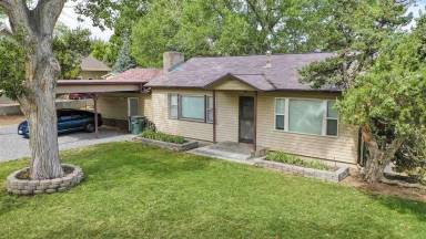 Main picture of 405 Dressell Dr