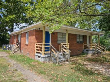 Main picture of 308 N Oak St
